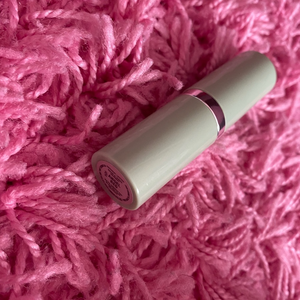 Clinique Dramatically Different Lipstick